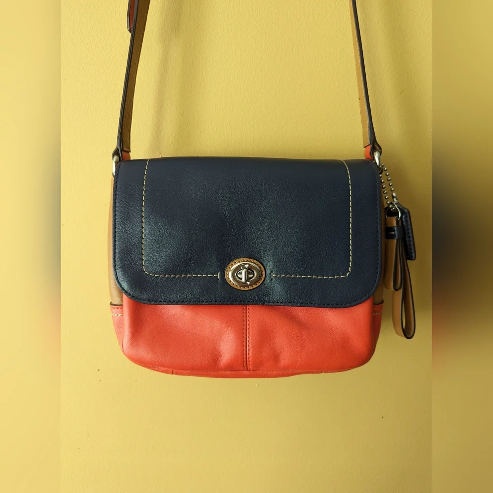 NEW Vintage Coach Crossbody Bag - Picture 2 of 7